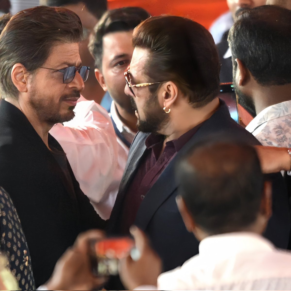 Troll Salman Khan Haters (@iam__jsk) on Twitter photo I don't hate #ShahRukhKhan I hate his berojgar lockdown bron Chapri fans who hate #SalmanKhan
The funny thing is that : Ye chapri log <a href="/BeingSalmanKhan/">Salman Khan</a> bhai ko troll karne ke liye apne Baap #SRK ka name use karta hai 😂 Khud ki koi aukaat nhi😭 I don't hate #ShahRukhKhan I hate his berojgar lockdown bron Chapri fans who hate #SalmanKhan
The funny thing is that : Ye chapri log <a href="/BeingSalmanKhan/">Salman Khan</a> bhai ko troll karne ke liye apne Baap #SRK ka name use karta hai 😂 Khud ki koi aukaat nhi😭