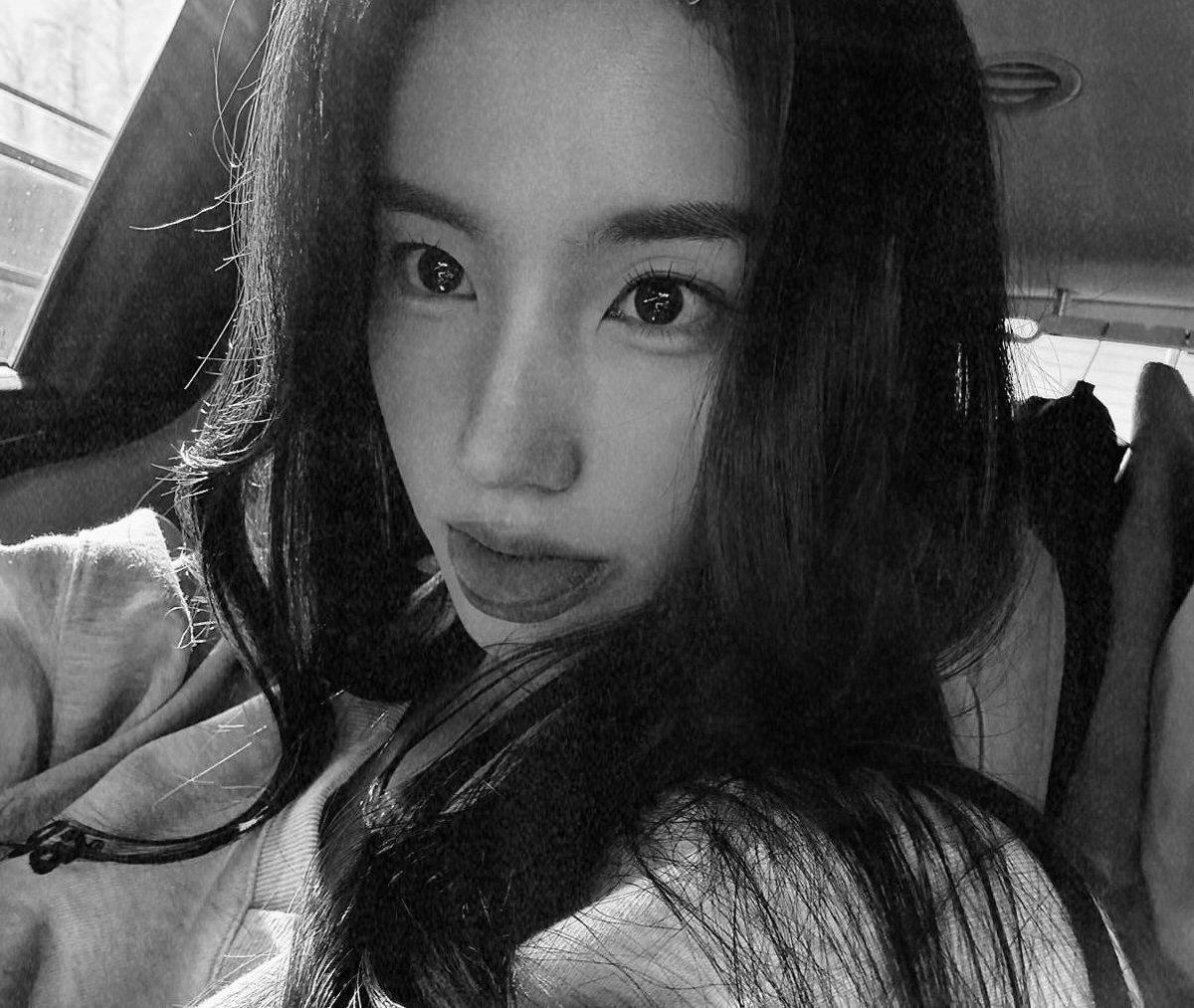 How I love being a girl—getting ready in the car with my little clips holding back my hair, catching the soft glow of sunlight while waiting for my breakfast. Anyway, have a great day, peeps. 🤍