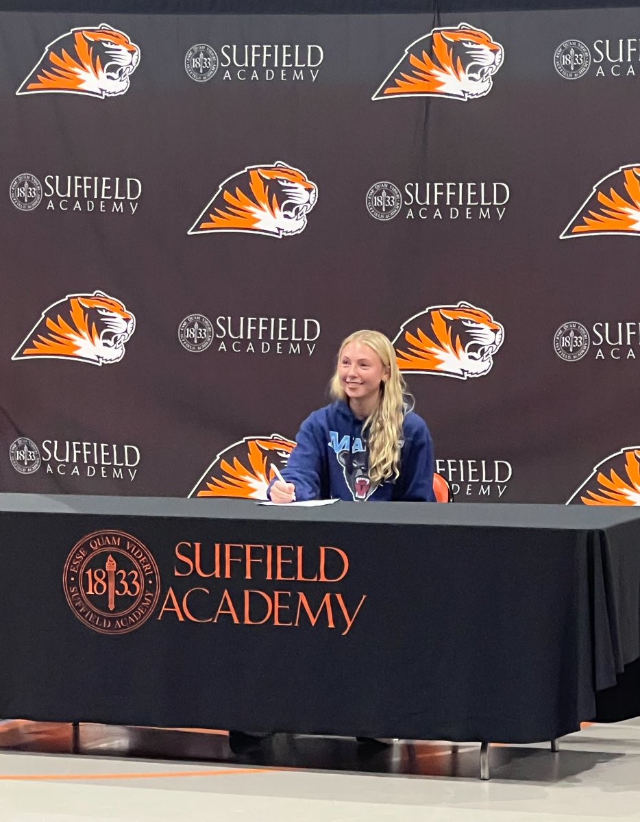 KylaBrogan33's tweet photo. Had my signing day yesterday! So excited to officially be official. Thank you again to Coach Stiles and Coach Beyer for this opportunity. 
GO BLACK BEARS!!!!🩵💙
@Maine_Softball @kimberlyns19 @mackenziebeyer3 https://t.co/Zim6c81Fv7