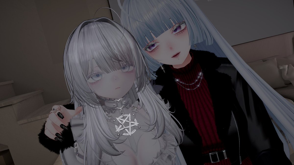 Na7Se__oO's tweet photo. 昨日はたまにはこんな日があってもいいよね❕って事でぴょんすと2人きりでワールドツアーデートしてきた🫰🏻🤍ྀི
途中でぴょんすに限界が来て首折れ始めた頃にたぬちゃんが遊びに来てくれて、3人で写真撮れてうれしかった〜❕
また今度女子会しようね🫶🏻
#VRCP https://t.co/AT9RHHVKSD