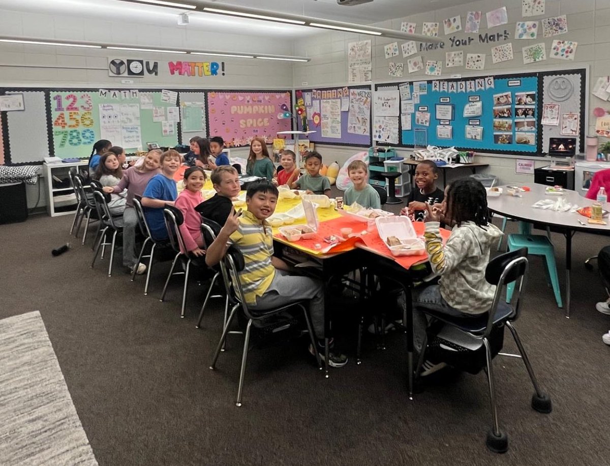 Roh3rdgrade's tweet photo. To say I am THANKFUL for this crew would be an understatement!  🦃 @sandoztigers @MPSElemEd  @MillardPS https://t.co/k6fDymlsQo