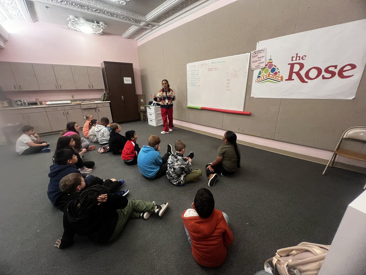 Roh3rdgrade's tweet photo. Always a great day when we get to do a workshop at The Rose Theater! #fieldtrip 🎭@sandoztigers @MPSElemEd https://t.co/WqFbLb5LJj