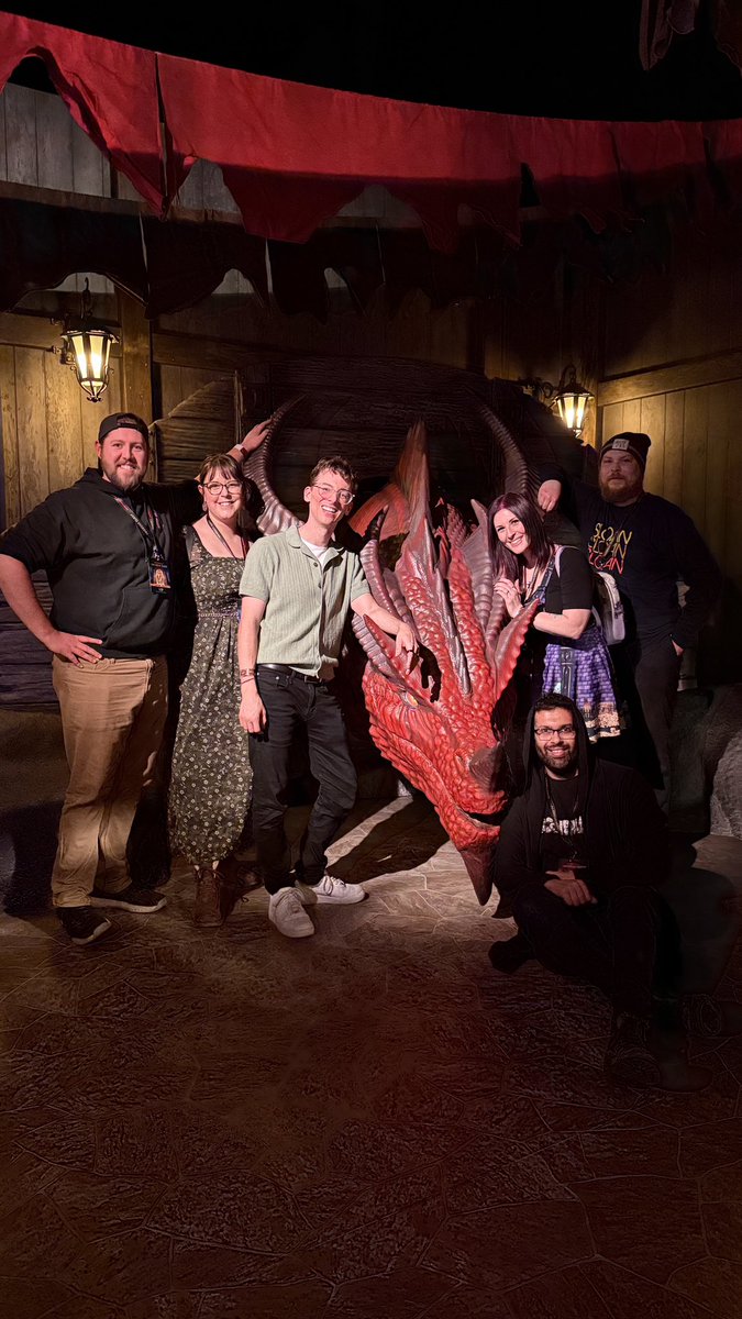 Ally Tamara 👻 tweet media