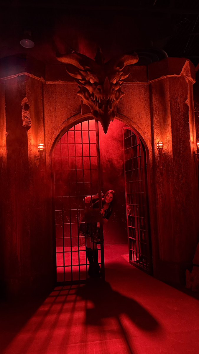 Ally Tamara 👻 tweet media