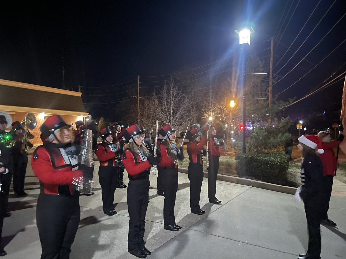 <a href="/BlackcatBands/">Herculaneum Bands</a> Doing their thing this evening at the City of Pevely and Herculaneum Christmas parade. #GoBlackcats. <a href="/BlackcatUpdates/">Blackcats Updates</a> <a href="/BlackcatMatt/">Matt Lichtenstein</a> <a href="/JoeFWillis/">Joe Willis</a>