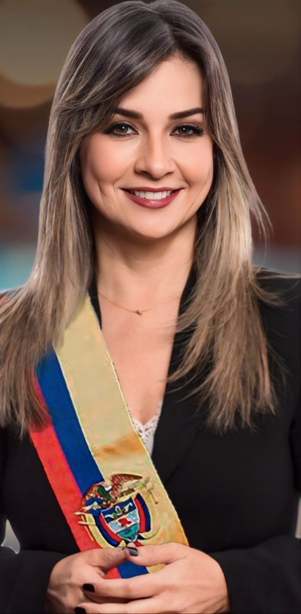 jarizabaletaf's tweet photo. Buenas noches; 

Pon “me gusta” si votarías por ella https://t.co/0HuuRJncC5
