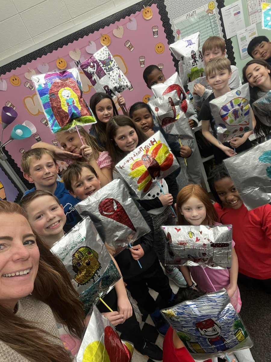 Roh3rdgrade's tweet photo. Balloons over Broadway and  Turkey treat fun! #thankfull 🦃 @sandoztigers @MPSElemEd @MillardPS https://t.co/ADROs0FyrH
