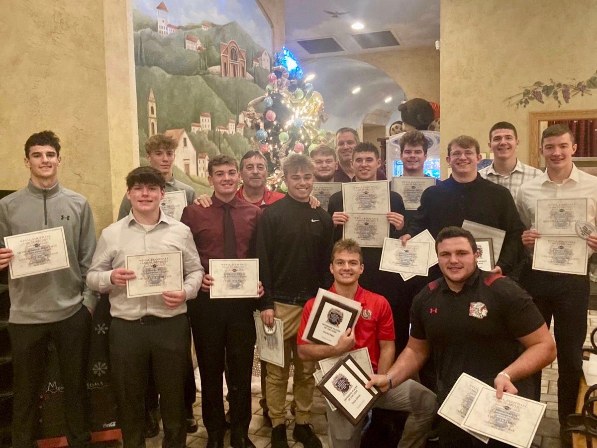 🏆 Blessed to be recognized as an All Conference Player!! 

<a href="/NavyCoachYo/">Mick Yokitis</a> <a href="/CoachRickyBrown/">Ricky Brown</a> <a href="/DannyPayneNavy/">Danny Payne</a> <a href="/cblackshear/">Cheston Blackshear</a> <a href="/CoachJackson16/">Raleigh T. Jackson</a> <a href="/CoachCasterlin/">Barry Casterlin</a> <a href="/CoachMeyer9/">Greg Meyer</a> @RichYahner