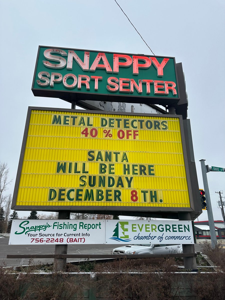 snappysmt's tweet image. After a turkey holiday hiatus Reader Board Thursday is back!

For more information on Santa and the Ice Fishing Showcase see our calendar of events here: buff.ly/49qynbH 

#snappysreaderboard #snappysportsenter #localownedandoperated #snappyssince1947