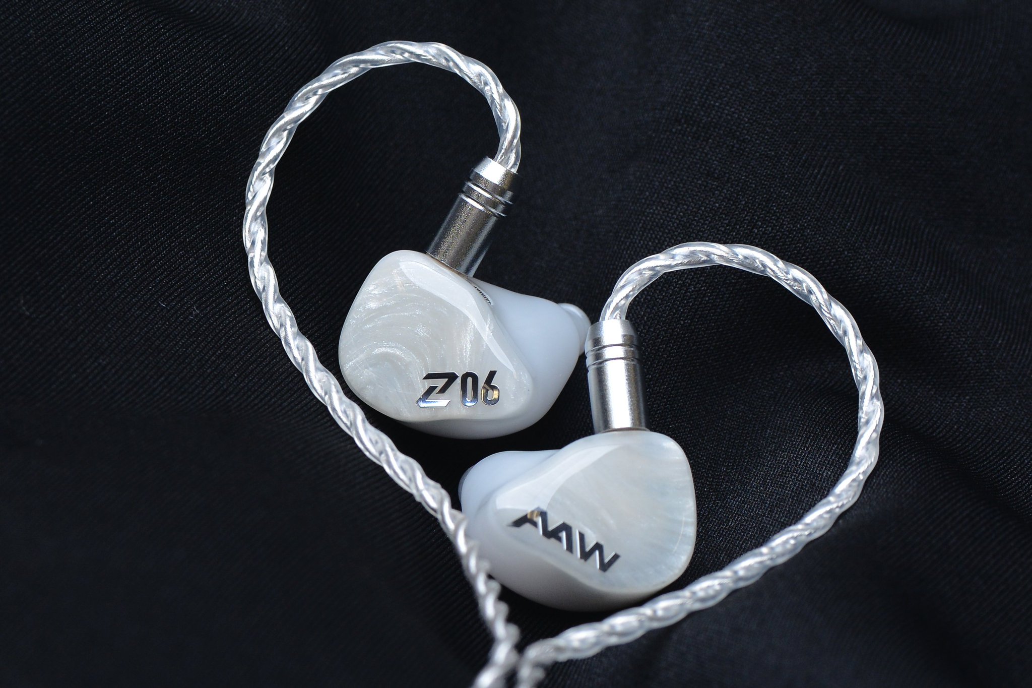 イヤホン AAW Z06 Blanc Edition(Universal Fit) Amazon.co.jp: AAW (エーエーダブリュー) 有線イヤホン Z06 Blanc