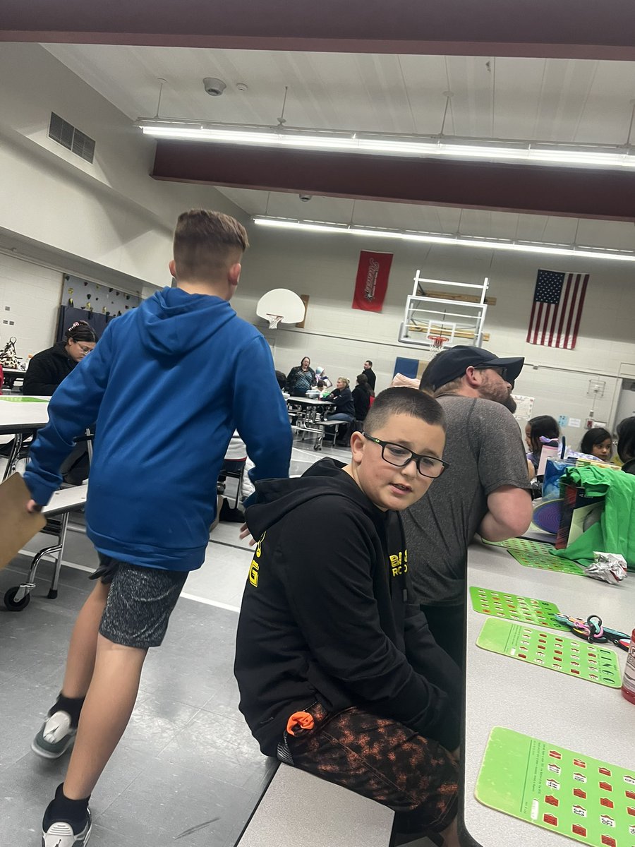 Roh3rdgrade's tweet photo. Turkeys, Pies, Prizes and good times were had tonight at our Family Bingo Night! Thanks @sandoztigers PTA for putting on another fun event! 🥧🦃 @MPSElemEd @MillardPS https://t.co/UTiBBaCK70