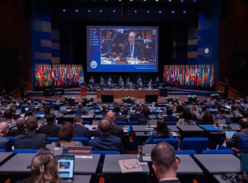 bpkri's tweet photo. #BPKawan 
BPK RI terpilih sebagai auditor eksternal Organization for the Prohibition of Chemical Weapons (OPCW) periode 2027-2029. Penunjukan ini diumumkan dalam pertemuan CSP ke-29 di Den Haag, Belanda.

Selengkapnya: https://t.co/VyKQb9JRVB

#bpkkawalkeuangannegara https://t.co/JBe4y43ZKQ