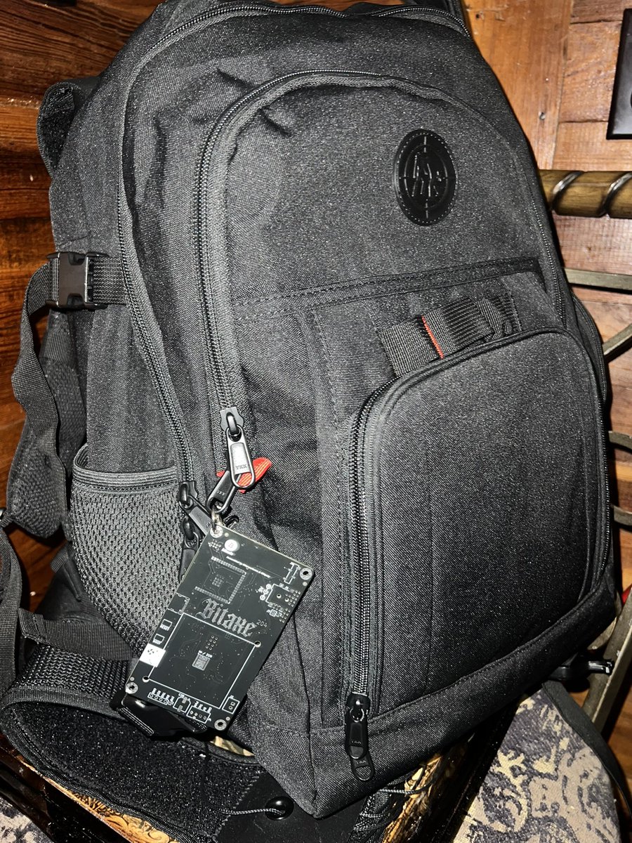 leiotogiofcrypt's tweet photo. I always wanted something 

on my Bulletproof Backpack  🔫🎒 

        that represented #Bitcoin 

&amp; #PlebMining        I was surprised to find

@Silexperience threw this 

             #Bitaxe Keychain in

                                       Very Cool

https://t.co/wrRWslpZG7 https://t.co/SUX9ytDeL4