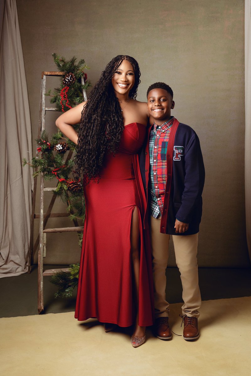 _SLIMchance's tweet photo. Christmas Pictures’24 ❤️🎄 https://t.co/TH1yVi9Zf3
