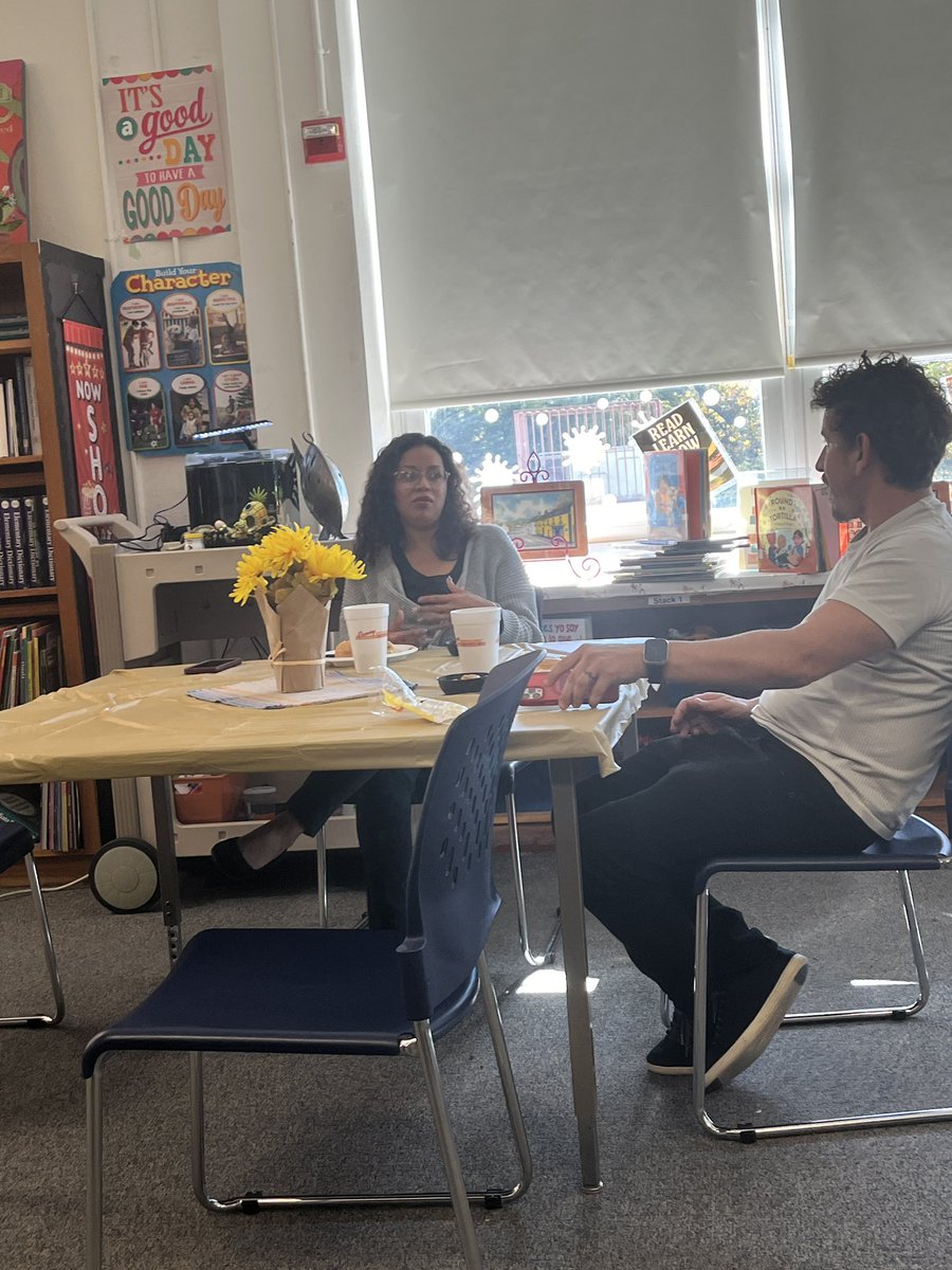 Teachers celebrate Thanksgiving in the library! Thank you supporting the library… <a href="/WBMillerVikings/">William Brown Miller ES @ Dallas ISD</a> <a href="/DISD_Libraries/">Dallas ISD Libraries</a> <a href="/DHLibraryStax/">DHenderson DISD LMS Specialist</a>