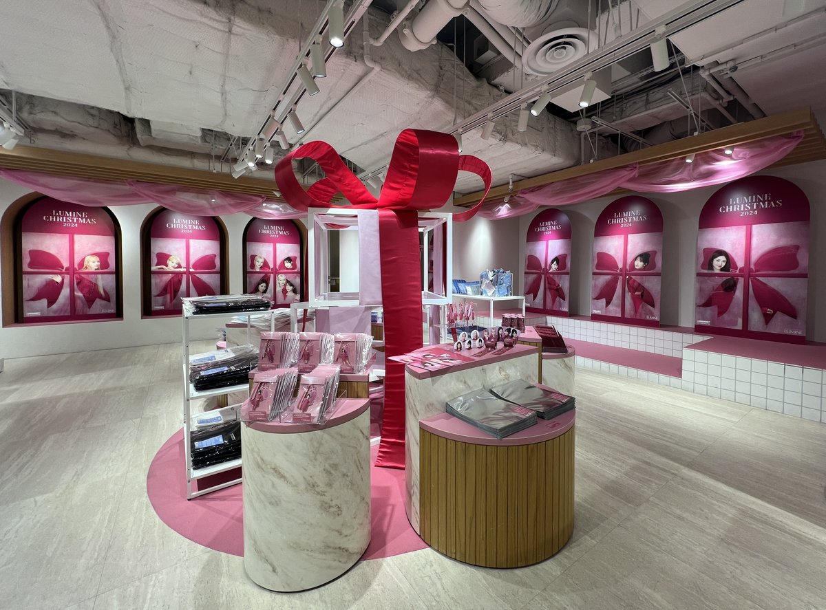 LE SSERAFIM × LUMINE SPECIAL POP UP 2024 ✨
本日オープンいたしました！
みなさまのご来店をお待ちしています🎀

📍weverse-ticket.online/events/10029

#LE_SSERAFIM
#ルミネクリスマス