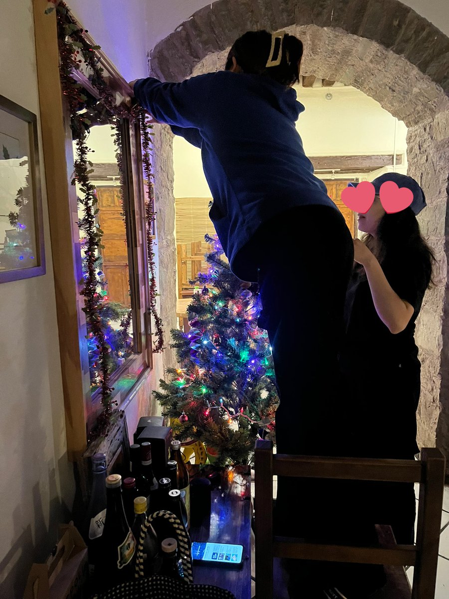 natsucoco51's tweet photo. お店にクリスマスツリー設置🎄メヒカノスめっちゃ楽しそうで、それだけで買ったかいがありましたわ🤣 https://t.co/1Zqr3MhJoz