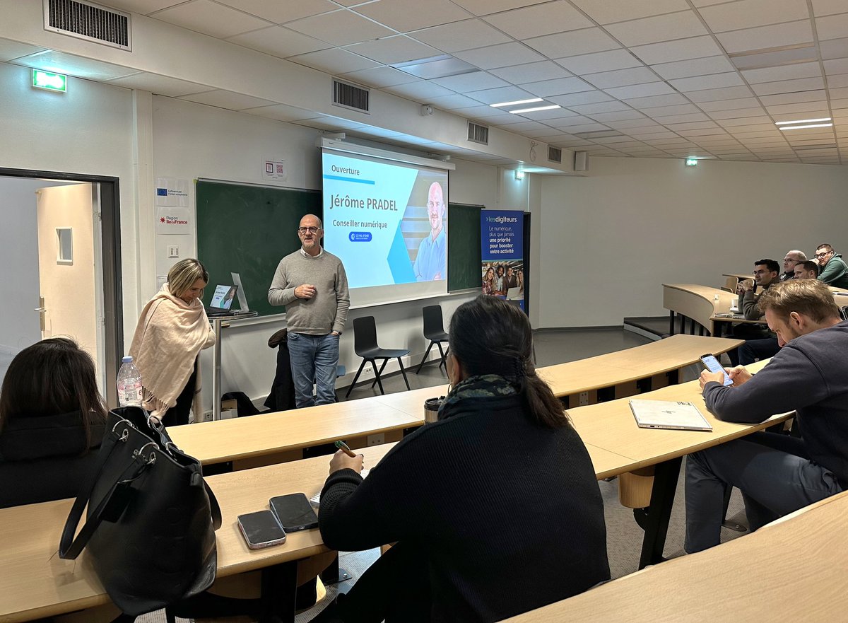 CEEVO95's tweet photo. #valdoise / #iledefrance / #ChooseIDF / #CCI_95 / #Ceevo95 : Participation du CEEVO aux Après-midis du numérique, organisés par la CCI du Val d'Oise, sur la thématique "Comment intégrer l'IA dans votre activité en tant que TPE-PME ?" - https://t.co/oHxd02YQ4g https://t.co/eGH0UdTQKs