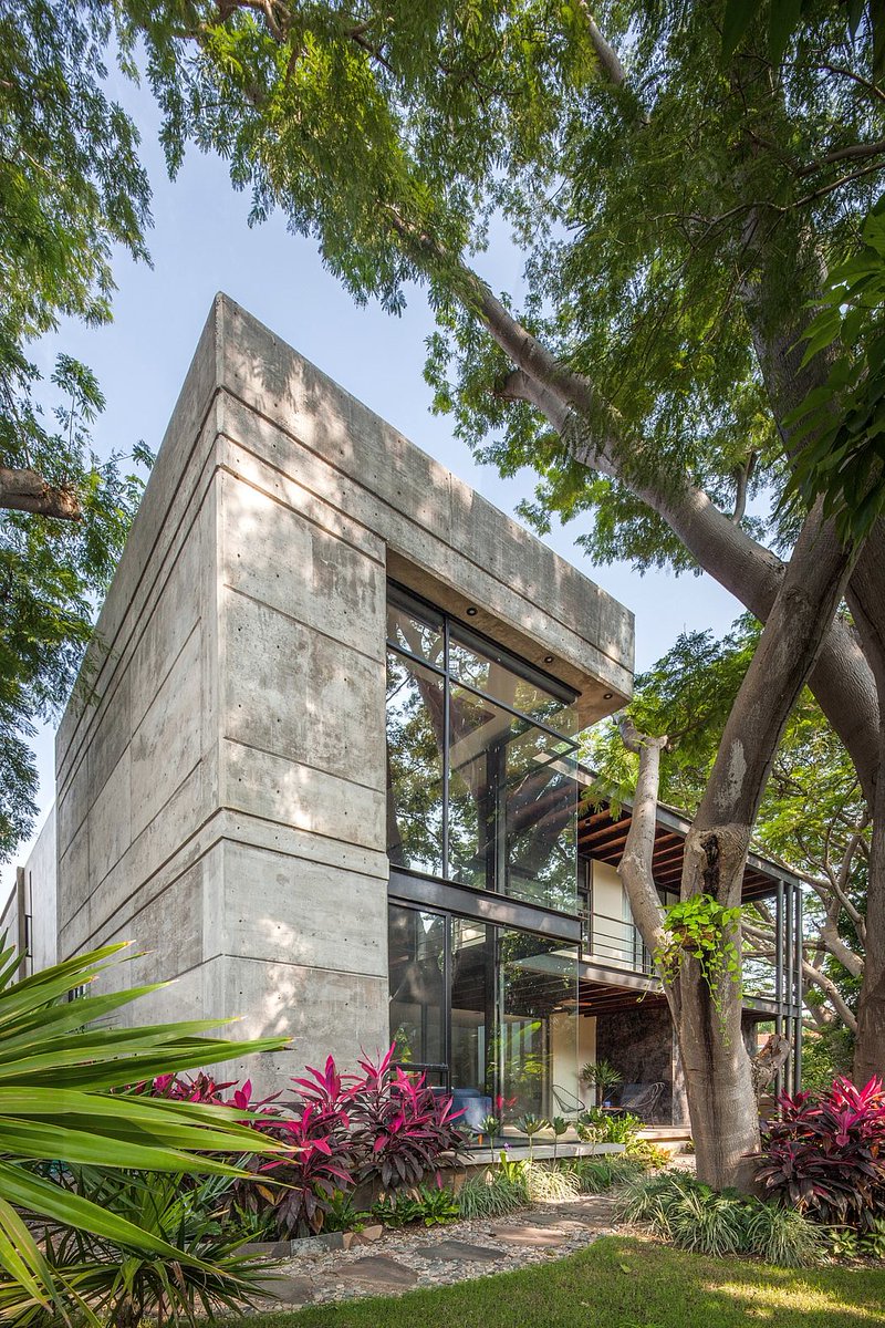 HomeAdore's tweet photo. Casa Hilca by Di Frenna Arquitectos 

https://t.co/MrSBIjquGs https://t.co/5zcQGP7TFQ
