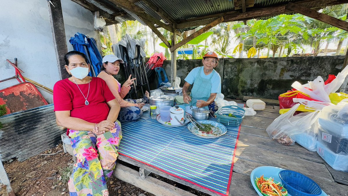hatyai's tweet photo. ￼
￼
 หลาดนัดคดยาง ตลาดเก่าแก่เกิน 100 ปี แค่หาดใหญ่ "หิดเดียว"! 
￼
 หลาดอยู่ที่โค้งบ้านหาร ห่างจากบิ๊กซีคลองแห 5 โล
￼
 เช้า: วันอังคารและศุกร์ เวลา 06:00 - 10:00 น.
￼
 บ่าย: วันพฤหัสบดีและอาทิตย์ เวลา 15:00 - 19:00 น. https://t.co/f4ImAe8Uyp
