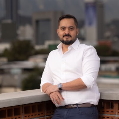 JLAlmanza_'s tweet photo. #NuevaFotoDePerfil Se viene lo nuevo https://t.co/VMqscyRPam