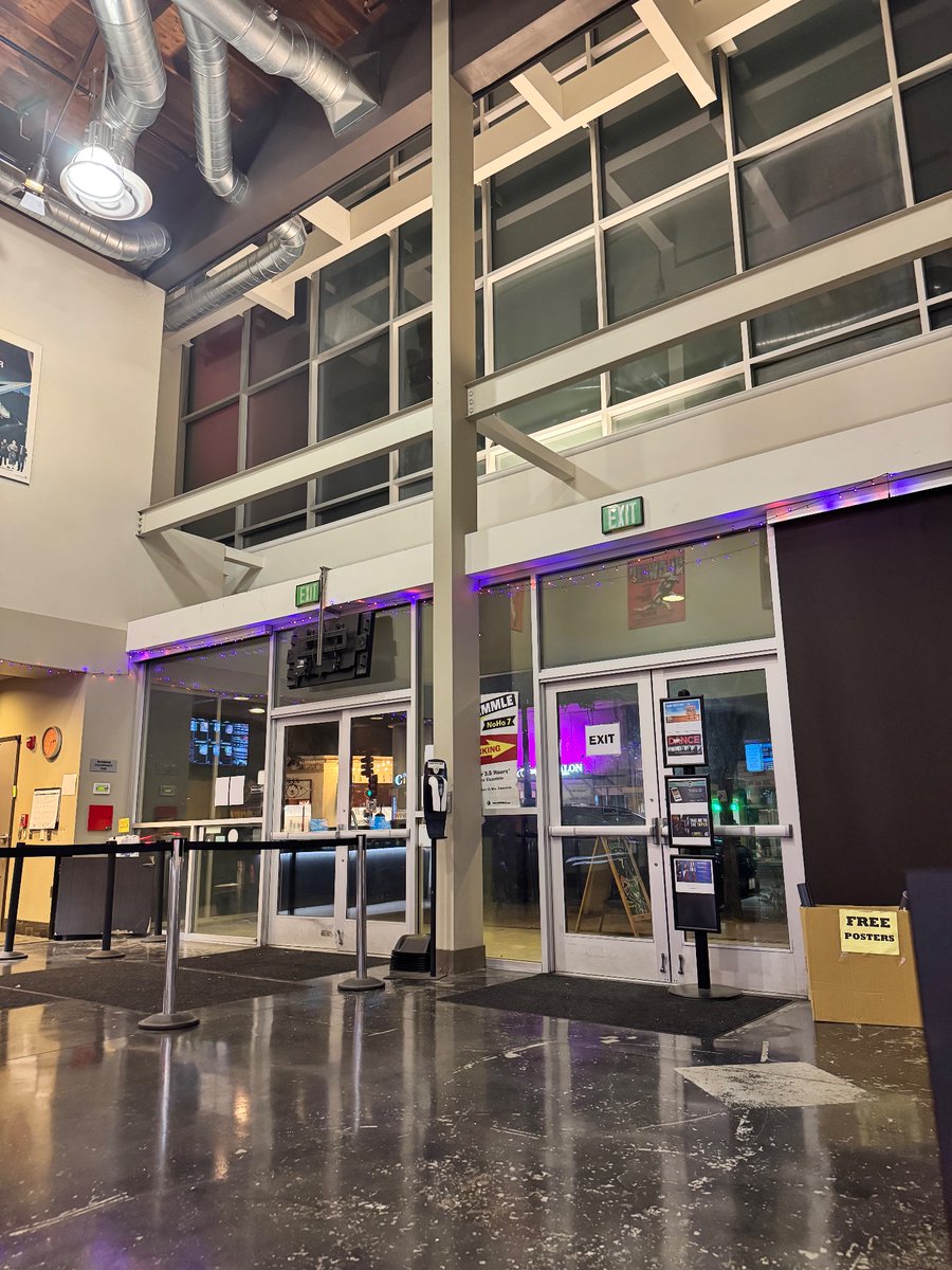 documentari tweet media