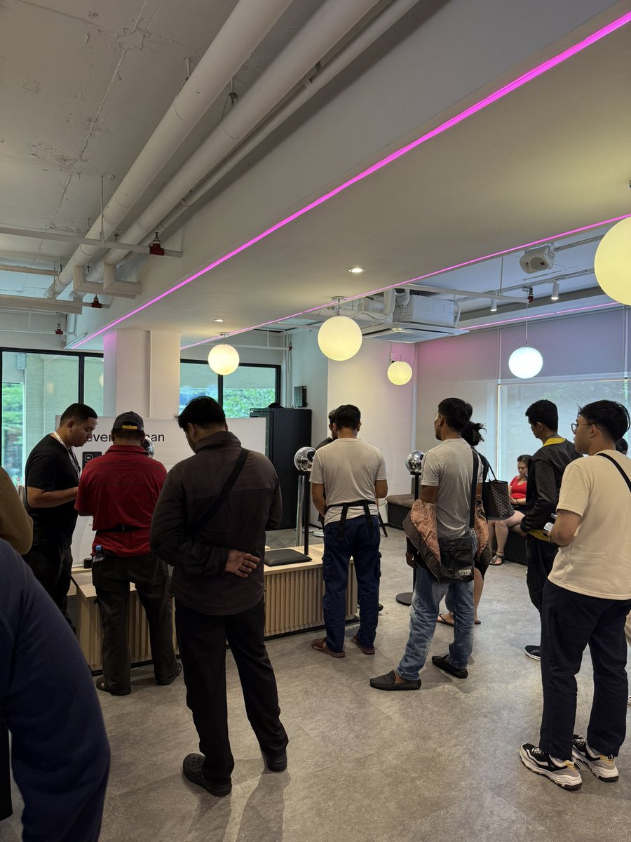 EasonChiang's tweet photo. Make sure you book your appointments! Look at that crowd! https://t.co/P07EcJ35dg