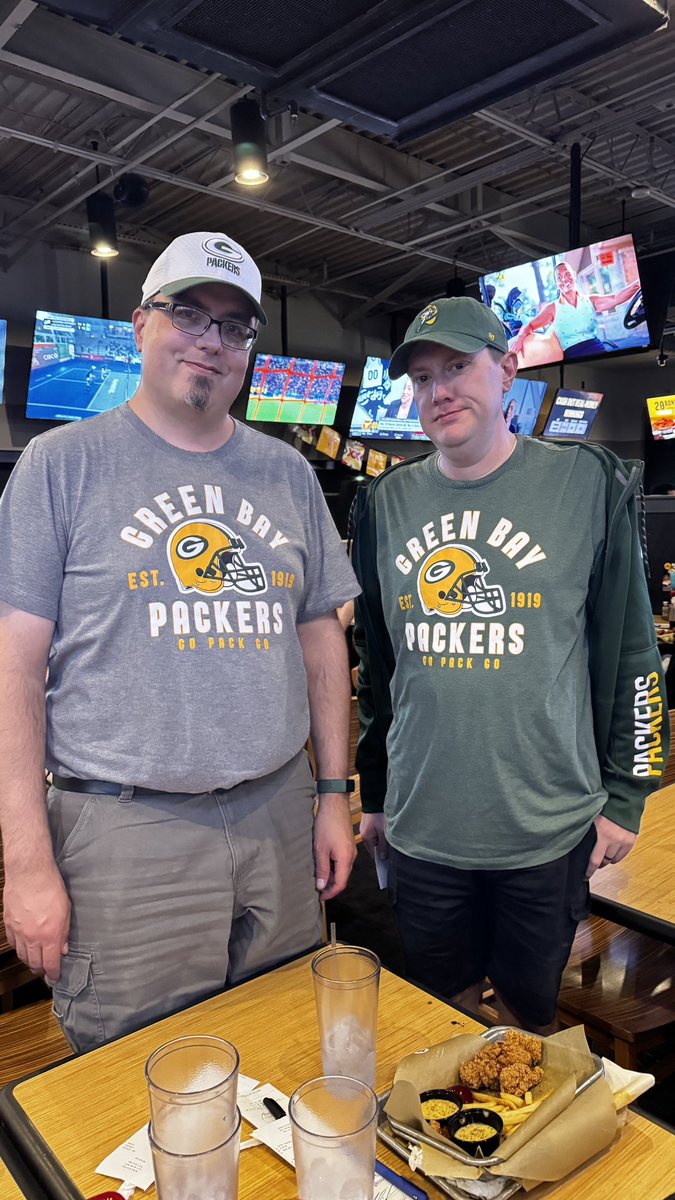 You know you send too much time together when your outfits start matching. <a href="/mattwellens/">Matt Wellens</a> <a href="/mattwellens/">Matt Wellens</a> #twinning 🤣