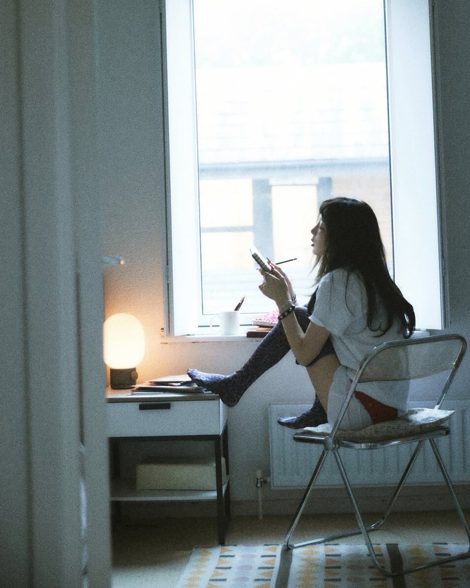porcel444in's tweet photo. taeyeon, letter to myself https://t.co/DreaaD0ztK
