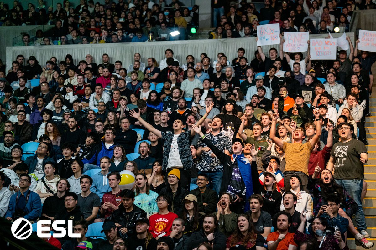 ESLAustralia's tweet photo. "Row F isn't a thing, it's a movement" 

This one goes out to Row F 💙 👞 https://t.co/1ZV3JrKvTg