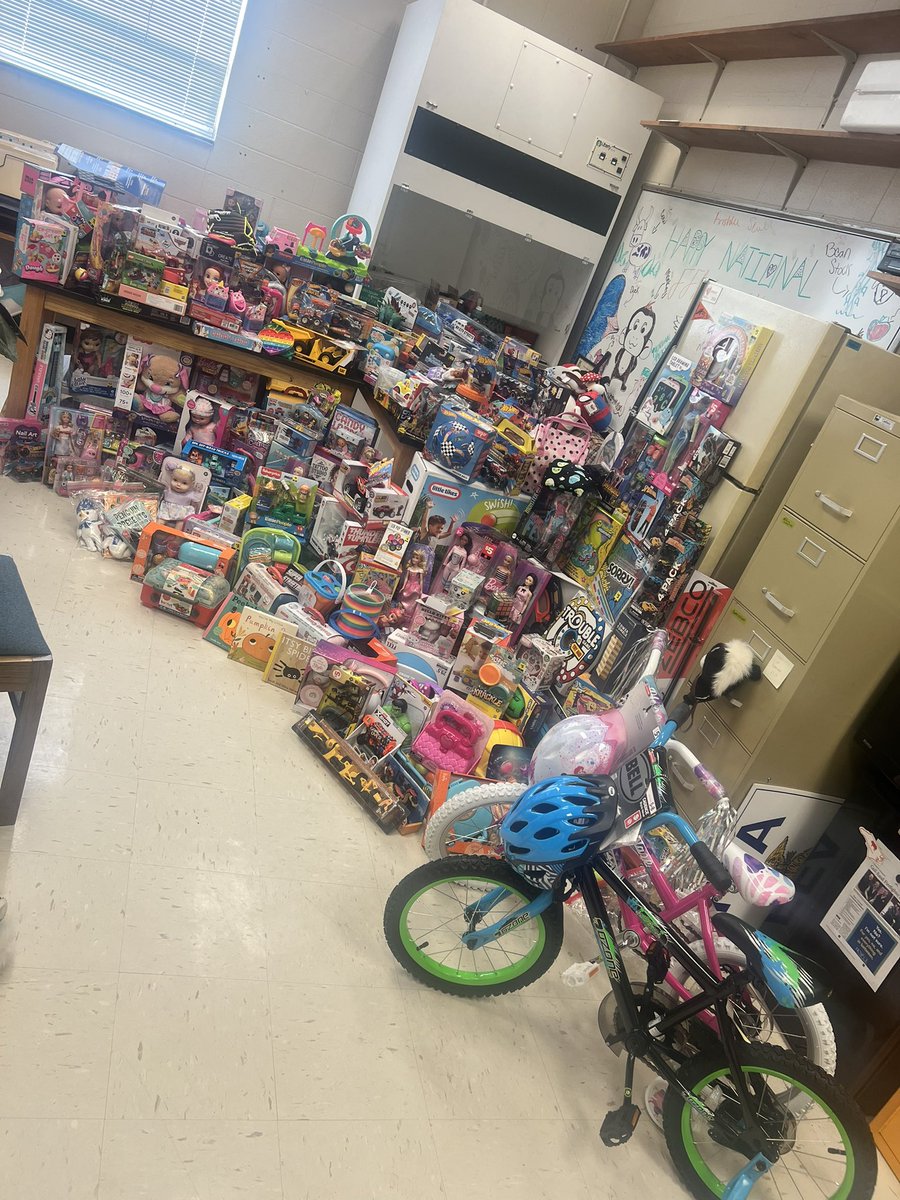 SGStormFFA's tweet photo. Close to 600 toys were collected to benefit children in Hot Springs (Madison County) this holiday season. #livingtoserve https://t.co/YSLrfhdSTp
