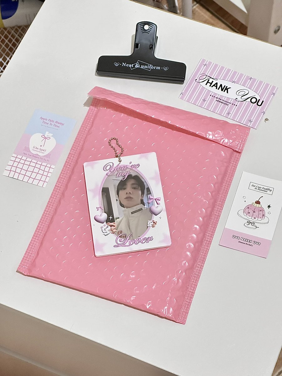 0901kive's tweet photo. wts lfb ph

⟢ newmoodz you're my lover photocard holder 

⤷ ₱420 + sf
⤷ payo / 3 days res.
⤷ onhand, mint condi

reply / dm to claim !

[ photocard not included ! ] https://t.co/brwSCUuDQk