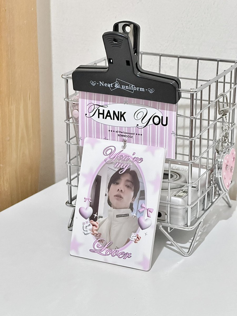 0901kive's tweet photo. wts lfb ph

⟢ newmoodz you're my lover photocard holder 

⤷ ₱420 + sf
⤷ payo / 3 days res.
⤷ onhand, mint condi

reply / dm to claim !

[ photocard not included ! ] https://t.co/brwSCUuDQk