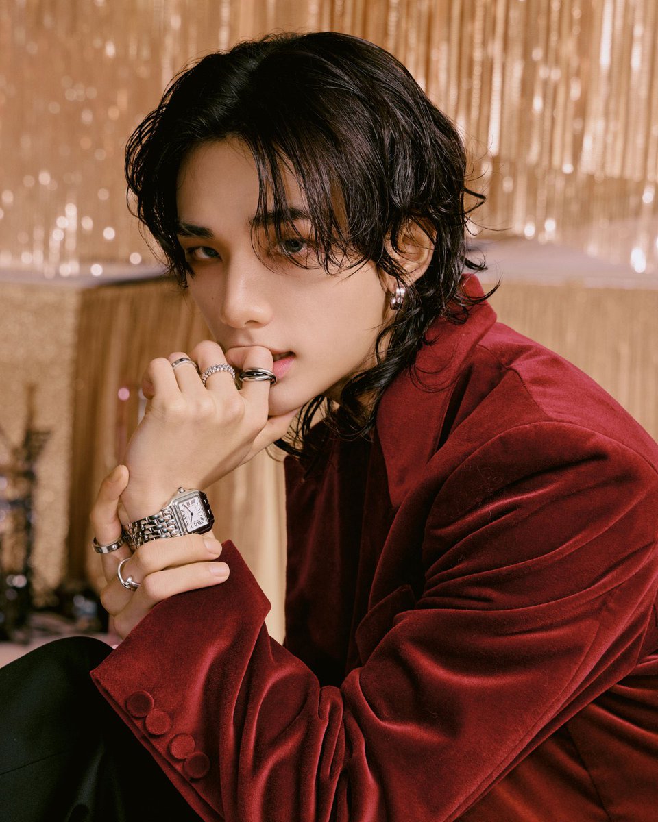 havenfiIm's tweet photo. hyunjin at cartier magical night party via cartier kakaotalk ✨💎

#HYUNJINxCARTIER https://t.co/nR73lbVInZ
