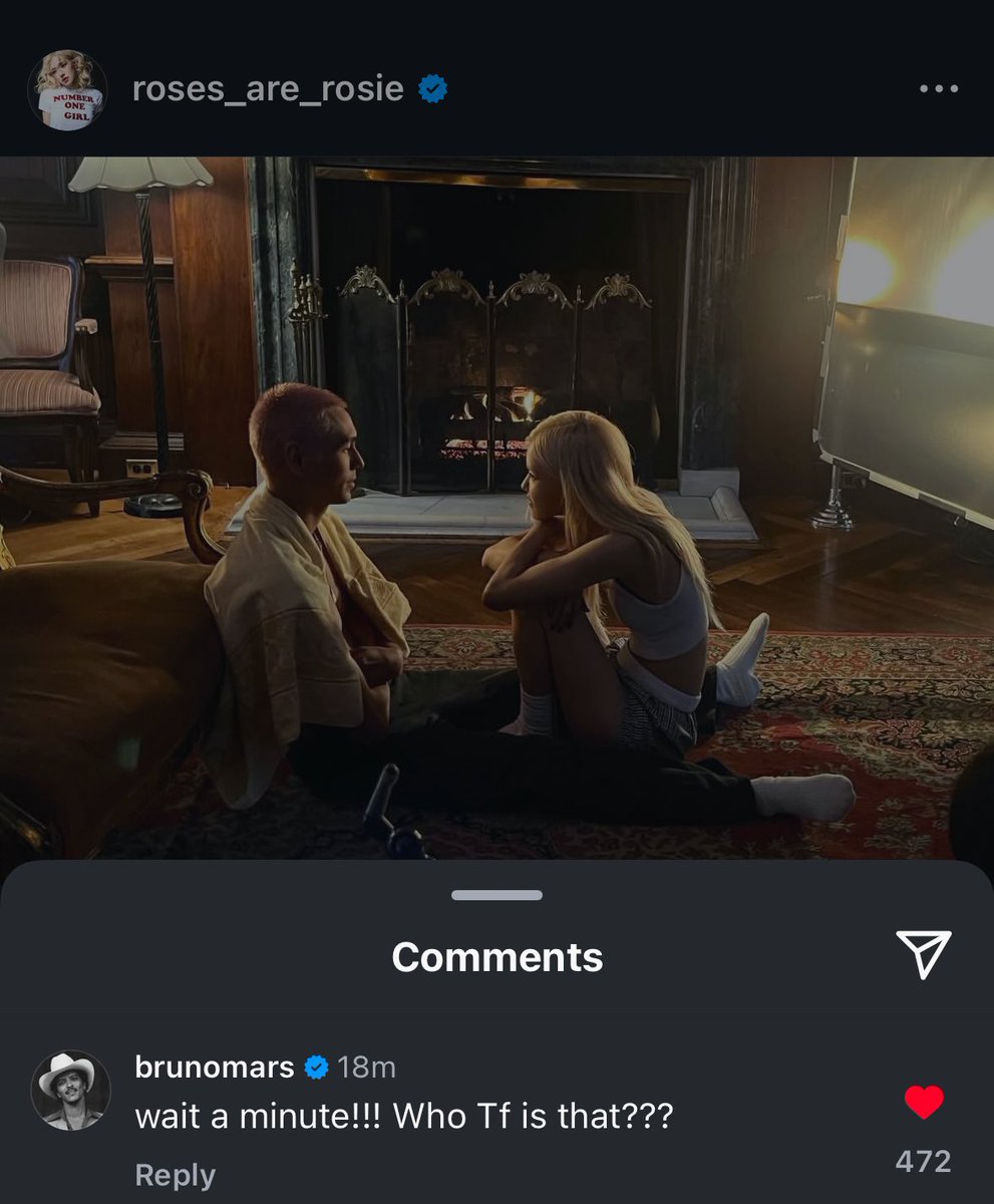 CIUMENTO!!?? Bruno Mars na postagem de #ROSÉ: 

"Espere um minuto!!! Quem diabos é esse?"