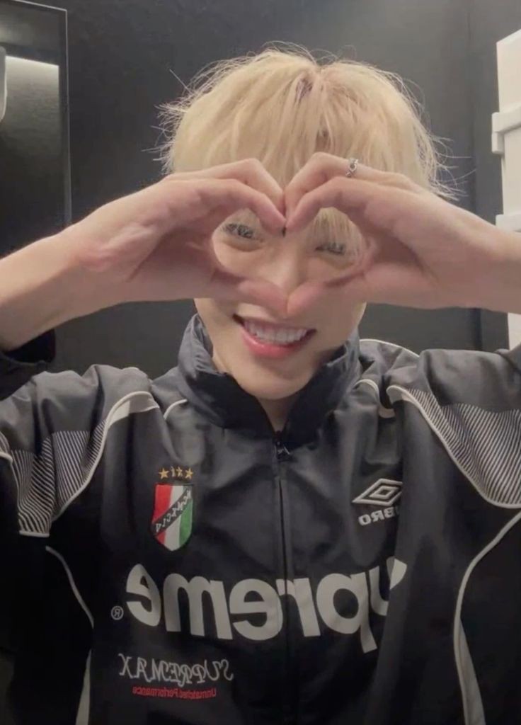 moonyeeo's tweet photo. Durante a tarde de hoje levantaram tags de conforto para o nosso Joongie!!
Venha entender um pouquinho sobre o que tem acontecido com o nosso capitão 
- segue o fio 🧵 

WE LOVE YOU HONGJOONG ALWAYS
#HONGJOONG #홍중 #hongjoongswarmworld https://t.co/AtZXb9B5bH