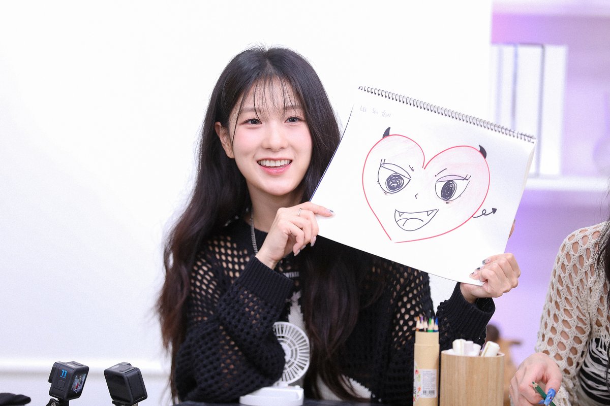 mystarplay's tweet photo. 📢fromis_9 | PPATELIER Behind Cut

#이서연 #LEESEOYEON

@realfromis_9
#fromis_9 #프로미스나인
#PPATELIER #STARPLAY https://t.co/SHElXnyj93