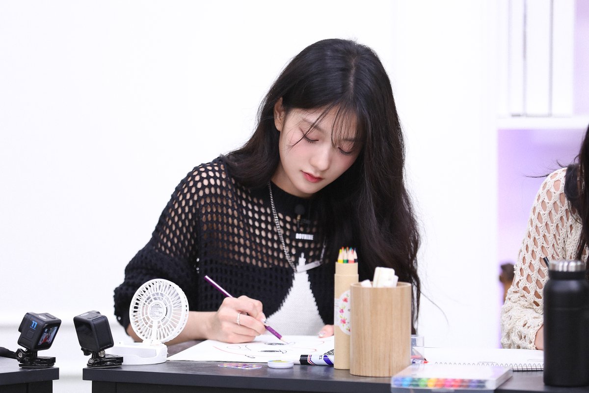 mystarplay's tweet photo. 📢fromis_9 | PPATELIER Behind Cut

#이서연 #LEESEOYEON

@realfromis_9
#fromis_9 #프로미스나인
#PPATELIER #STARPLAY https://t.co/SHElXnyj93