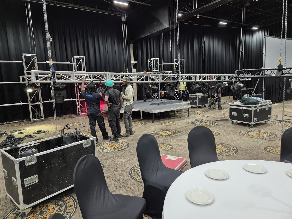 Jeffrey Ellis tweet media