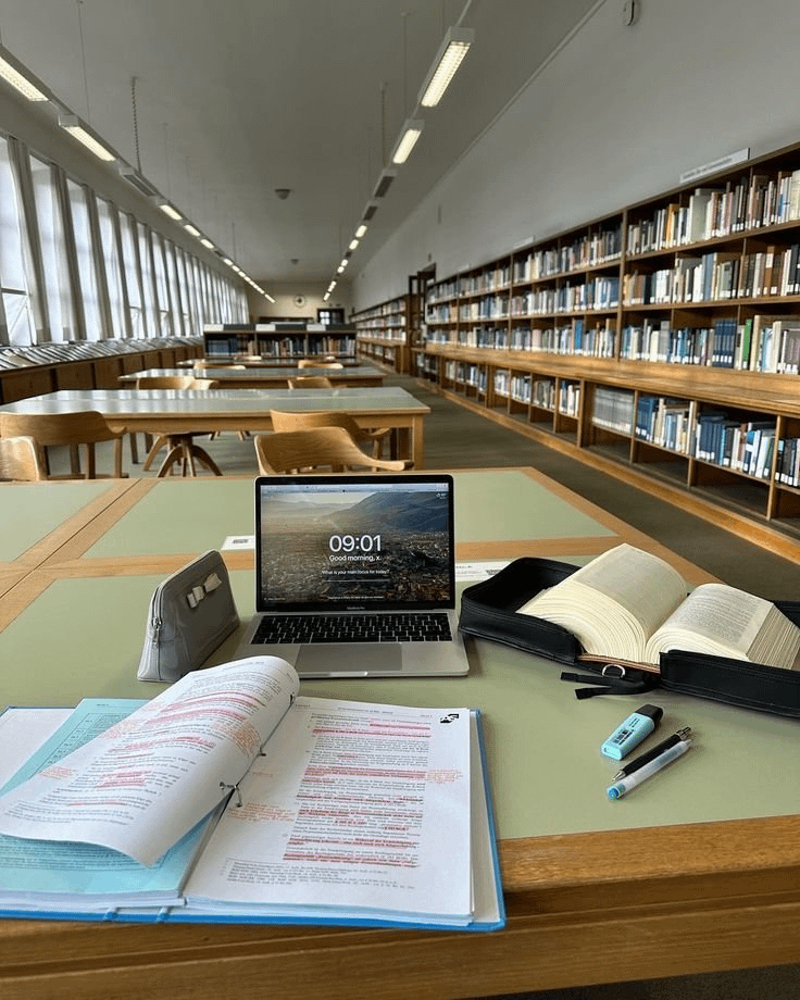 hey_mujeebahmed's tweet photo. I'm obsessed with discovering hidden gems online.

Here are 10 of the Best AI Websites I’ve found ↓ https://t.co/eCTgbYKNim