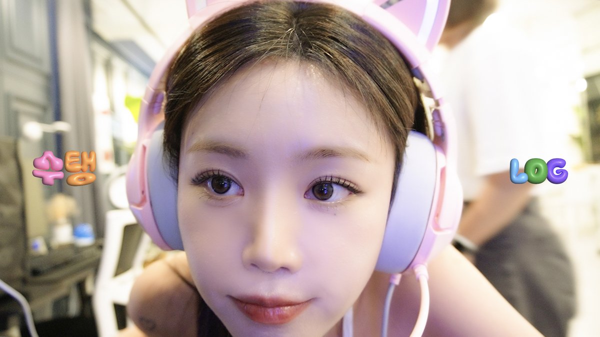 BRD_SOOJIN's tweet photo. [#수탱로그🎞]
서탱과의 게임 한 판🎮 어떡해~🫣 | 분식 먹방까즤~~😋🍽
🔗 https://t.co/MTODVKNmS2

#수진 #SOOJIN https://t.co/2w5kefEFYt