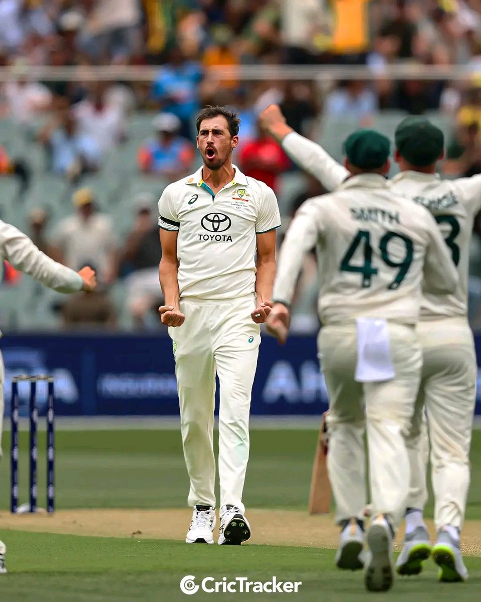 ToxiicNVR's tweet photo. Mitchell Starc looks unstoppable with the pink ball under the evening lights!

Starc 3
 wicket virat , rahul , jaiswal https://t.co/qEnw1j4bQ3