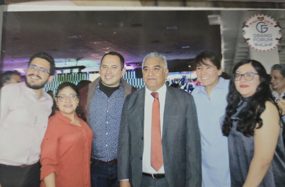 MADIE_Arenas's tweet photo. Privilegio el ser Politécnico @Carlos_GomezRod https://t.co/0hO132qtvi