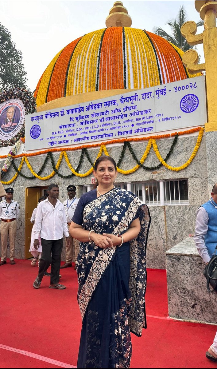 MahaChiefSec's tweet photo. भारतीय राज्यघटनेचे शिल्पकार, महामानव भारतरत्न डॉ. बाबासाहेब आंबेडकर यांना महापरिनिर्वाण दिनानिमित्त मा. मुख्य सचिव @ssaunik यांनी दादर येथील चैत्यभूमी येथे उपस्थित राहून अभिवादन केले. 

@MahaDGIPR 
#MahaParinirvanDin #DrBabasahebAmbedkar https://t.co/f2cRNSfwkt
