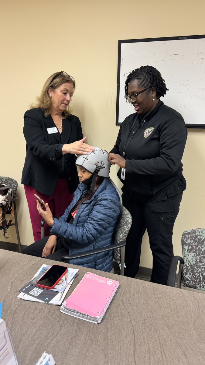 karinbuck's tweet photo. Impactful few days spent in beautiful Tampa with our friends and healthcare heroes @TGHCares. Then launched our @scalpcooling program @VeteransHealth in Tampa to the amazing staff that was so welcoming and excited to offer this side effect management treatment to their patients. https://t.co/TTONG7KrxY