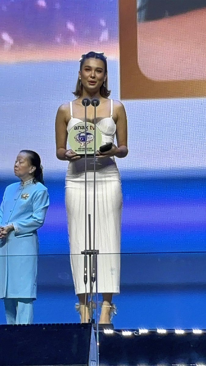 teamanjiuniv's tweet photo. Today may be a long day for you, but you began it with gratitude and a sense of blessing. Truly, it is a beautiful day!

CONGRATS ANJI

#AnjiSalvacion @anjisalvacion 
#AnakTVAwards2024 https://t.co/v2lPtzNsSr