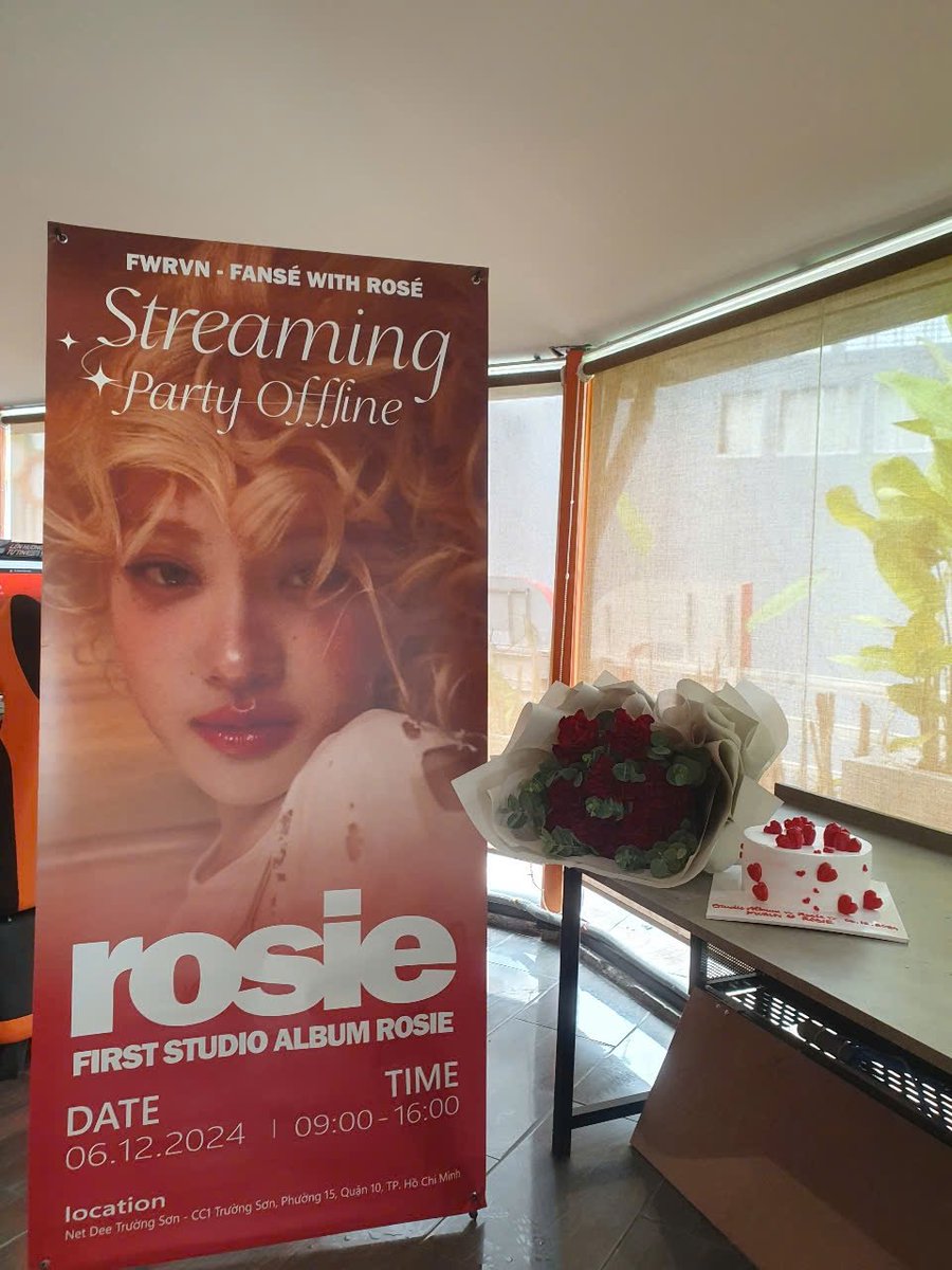 fwr_vn's tweet photo. Fansé With Rosé streaming party Offline today in HCM City🔥

ROSIE OUT NOW
#rosiebyROSÉ       
#ROSÉ_rosie         
#rosesarerosie https://t.co/cNp0oxl5XF