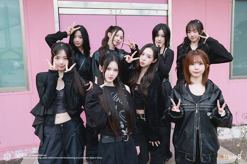 tripleS Hatchi! Behind the Scenes of Untitled (Group 📸) [#YooYeon