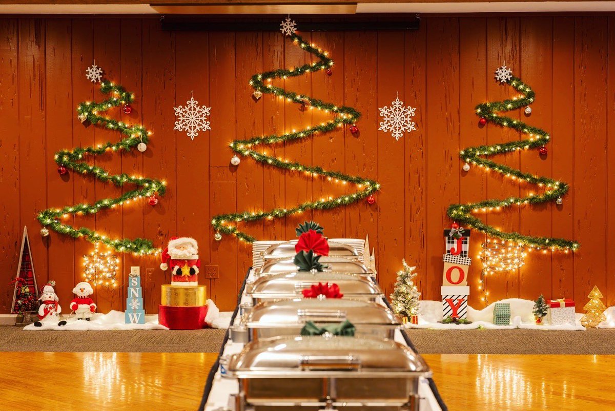 Fernando and his crew have been busy decking the halls of the Clubhouse in time for Santa's visit. #lakenaomi #Christmas