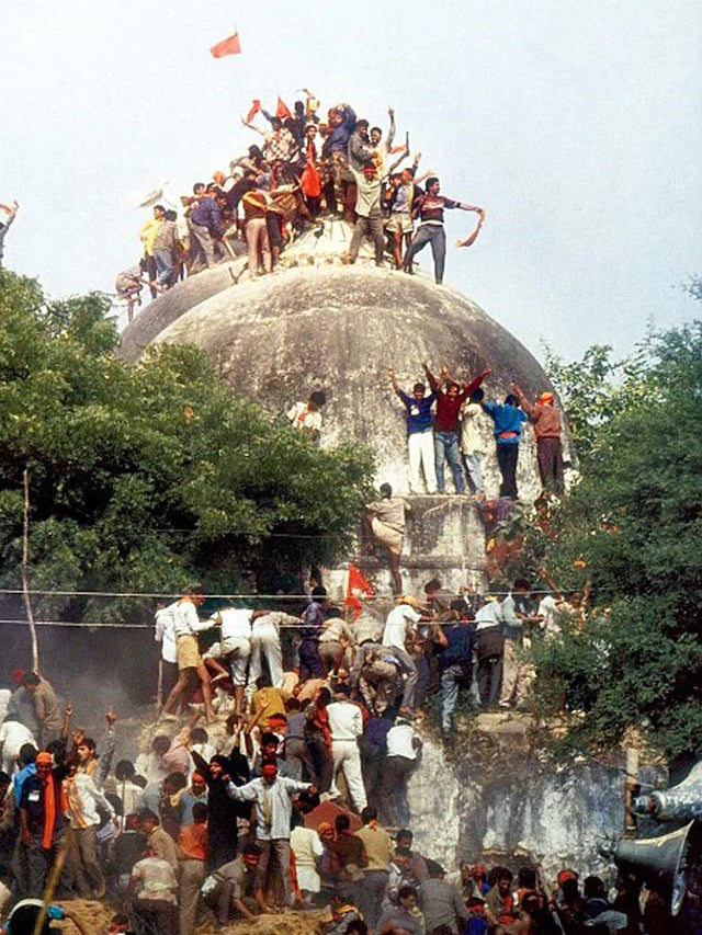 Padminisahu7's tweet photo. Remembering all the karsevaks for demolition of invader's masjid and the first step in reclaiming Ram lala's temple . 
Shat shat naman to Kothari Brothers and all the karsevaks who sacrificed their lives to bring down the Babri Masjid. 
Jai shree ram

#शौर्य_दिवस
#shouryadiwas https://t.co/3gcYPsBVq2